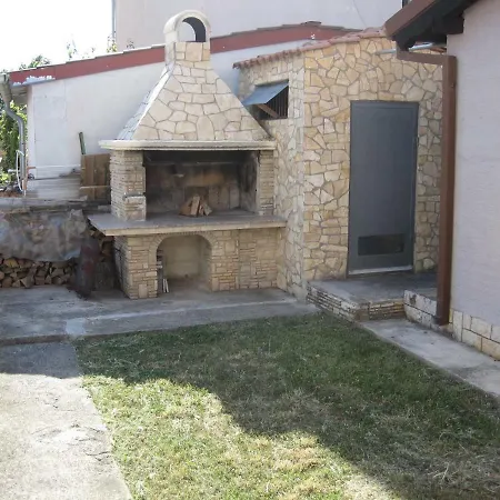 Apartment Apartman Istron *